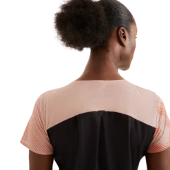 On Running ON Women's Performance-T Lumos - Woodrose/Black -Sportswear 1WD30081285 performance t lumos fw23 woodrose black w g4