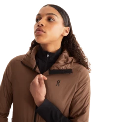 On Running ON Womens Insulator Jacket - Cocoa/Black 11 On Running ON Womens Insulator Jacket - Cocoa/Black -Sportswear 244.01355 insulator jacket fw23 cocoa black w g4
