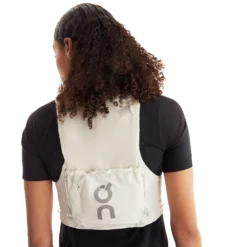 On Running ON Ultra Vest 10L - Undyed White 11 On Running ON Ultra Vest 10L - Undyed White -Sportswear 2UD30030864 ultra vest 10 fw23 undyed white u g4